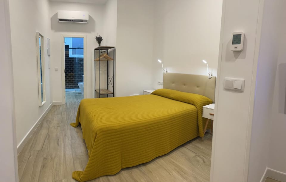 Bed, Bedroom, air conditioner