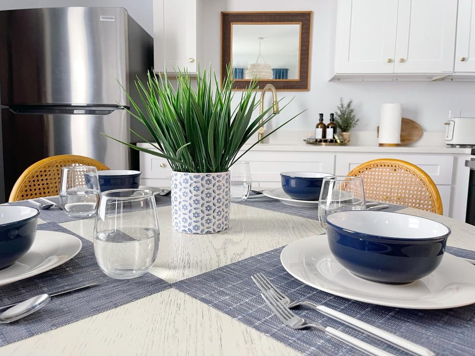 Coffee/tea facilities, Kitchen or kitchenette, Food and drinks, Dining area, Food, minibar, pet friendly, stove, toaster