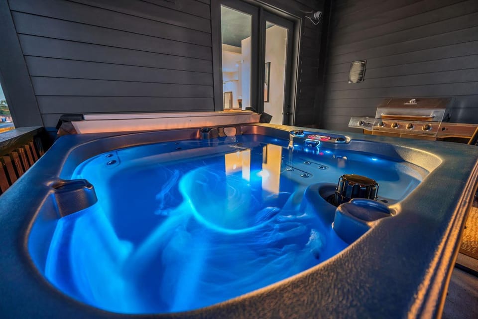 Designer Single Family House-Rooftop- Hot Tub House in Nashville