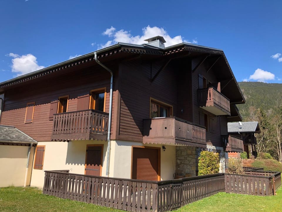 Grand appartement 6 pièces, 9 pers, à 800m centre de Morzine, WiFi, parking - FR-1-754-12 Chalet in Les Gets