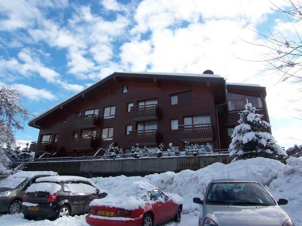 Charmant 3 pièces rénové avec balcon et parking au centre de Morzine Apartment in Montriond