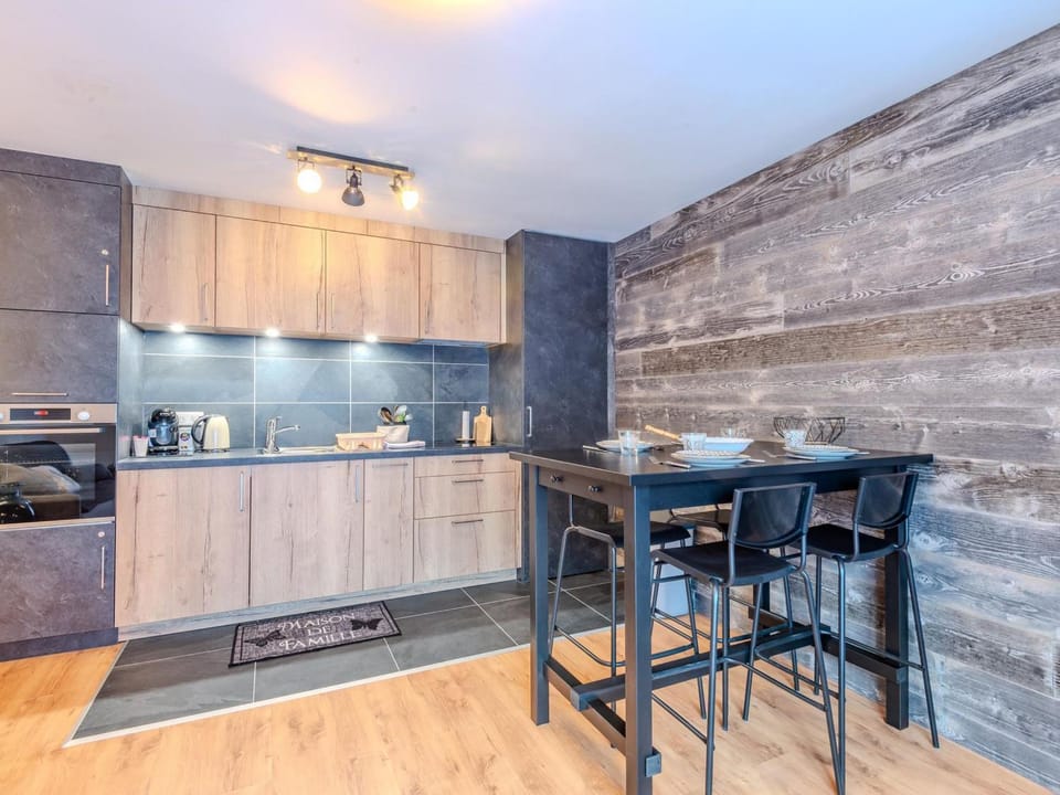 Studio-cabine rénové 4 pers, centre de Morzine, proche pistes - FR-1-754-49 Cabin in Montriond