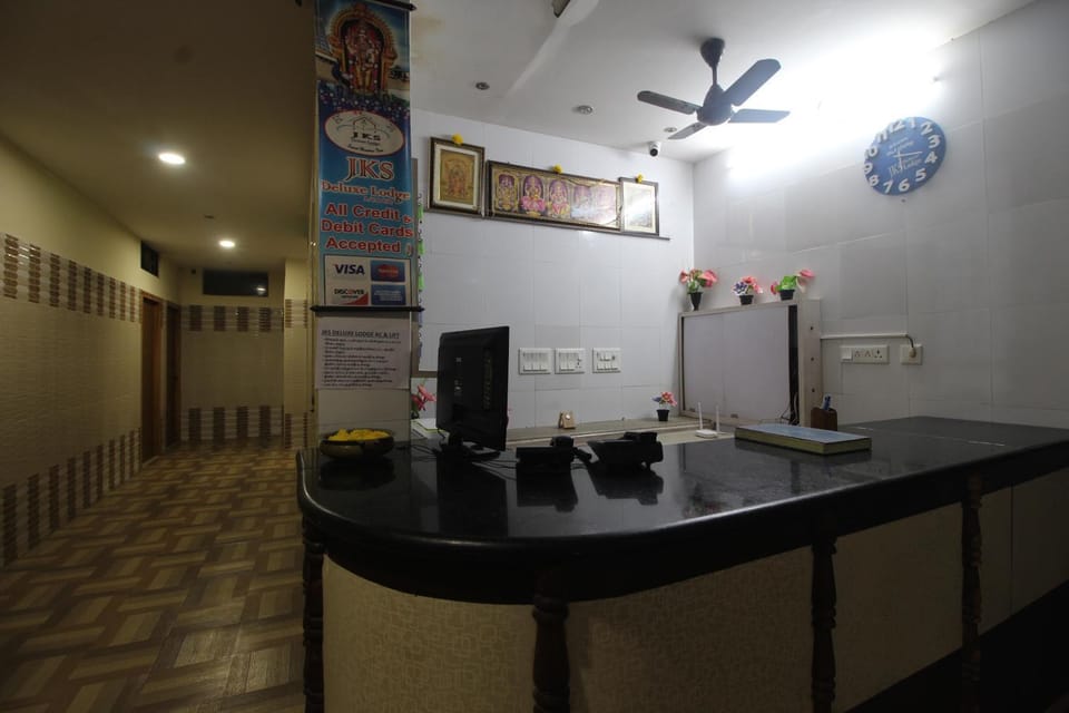 JKS DELUXE LODGE Hotel in Tamil Nadu