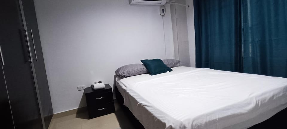 Bed, Photo of the whole room, Bedroom, air conditioner
