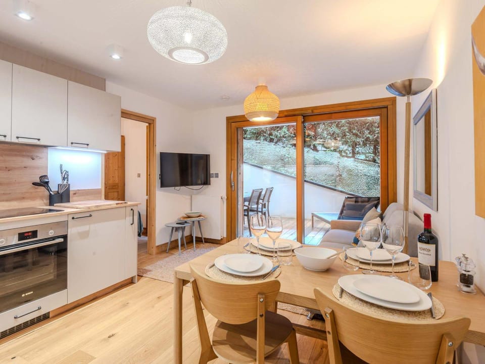 Appartement 3* neuf, 100m des pistes à Morzine, WiFi inclus - FR-1-754-58 Apartment in Les Gets