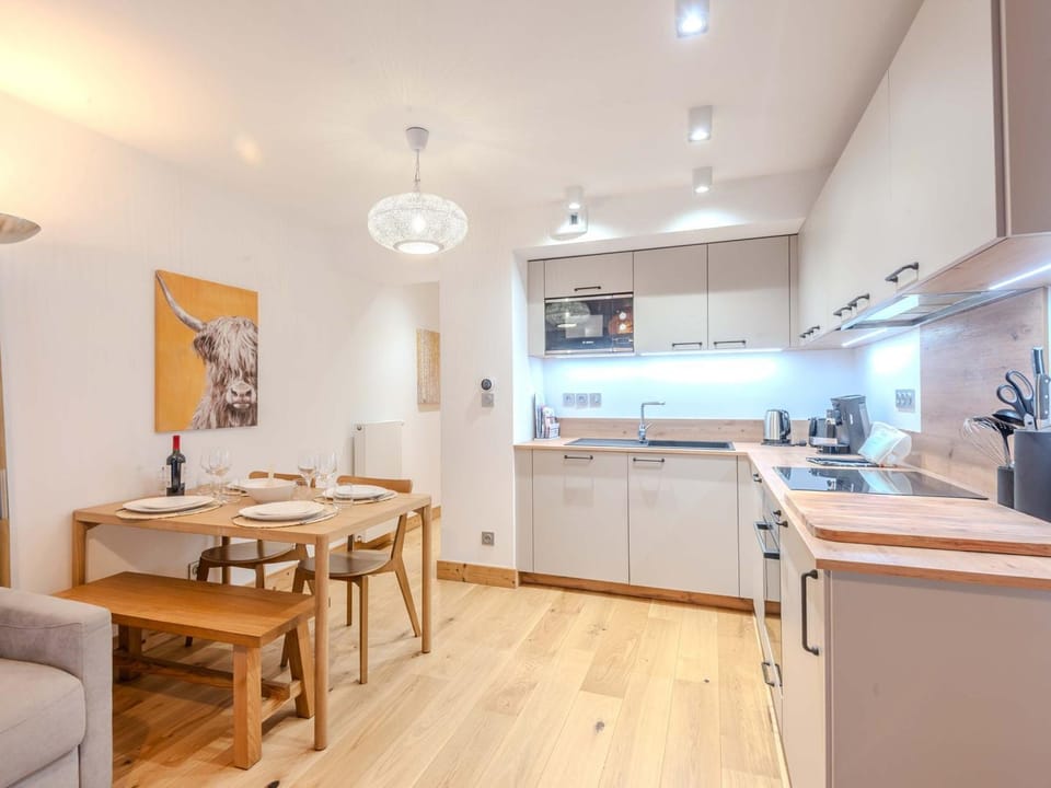 Appartement 3* neuf, 100m des pistes à Morzine, WiFi inclus - FR-1-754-58 Apartment in Les Gets