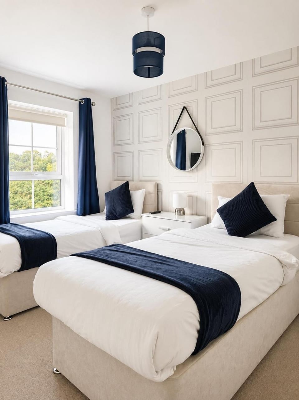 Bed, Photo of the whole room, Bedroom