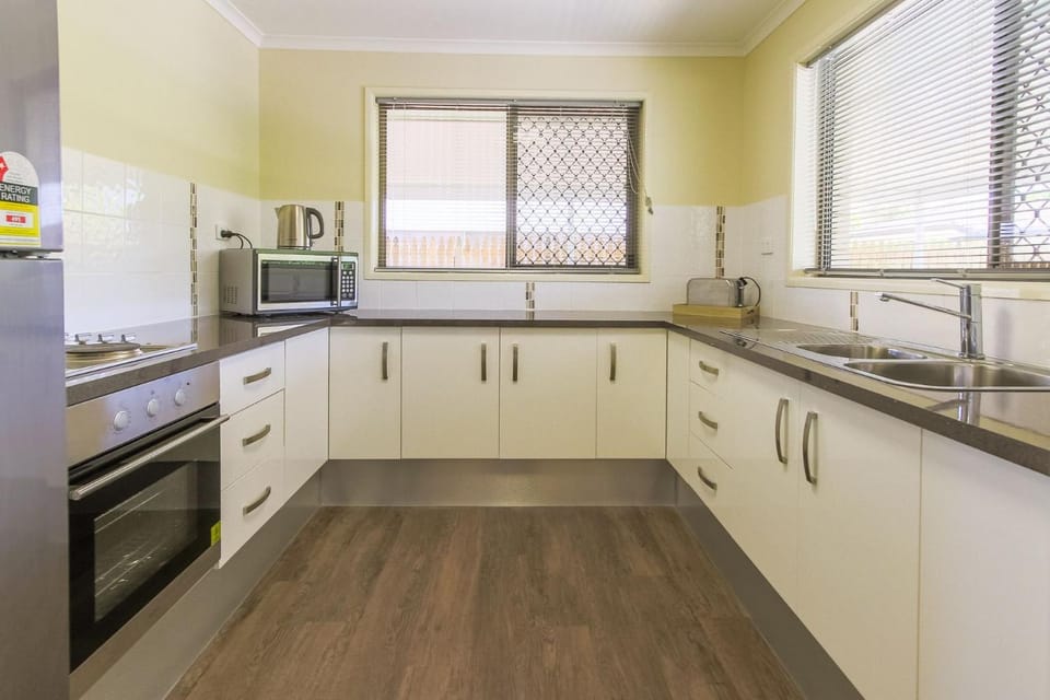 Hibiscus Holiday Home House in Hervey Bay