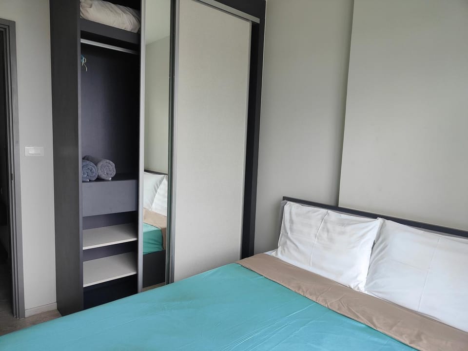 The base Pattaya condo TH Apartment in Pattaya City