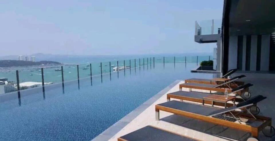The base Pattaya condo TH Apartment in Pattaya City