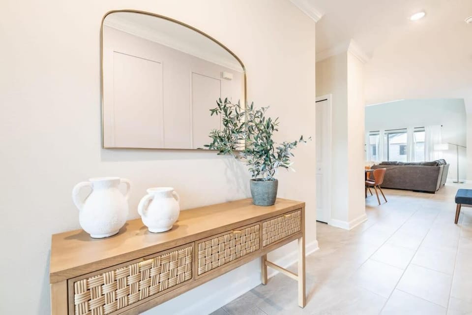 Themed Home 5BR - Private Pool, Prime Location House in Four Corners