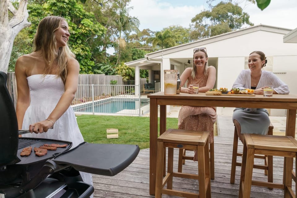 Patio, People, BBQ facilities, Garden, Food and drinks, Seating area, Dining area, Guests, Pool view, Swimming pool, group of guests