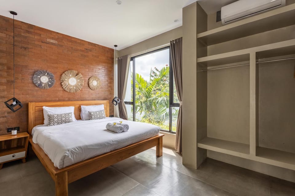 Bed, Bedroom, wardrobe, air conditioner