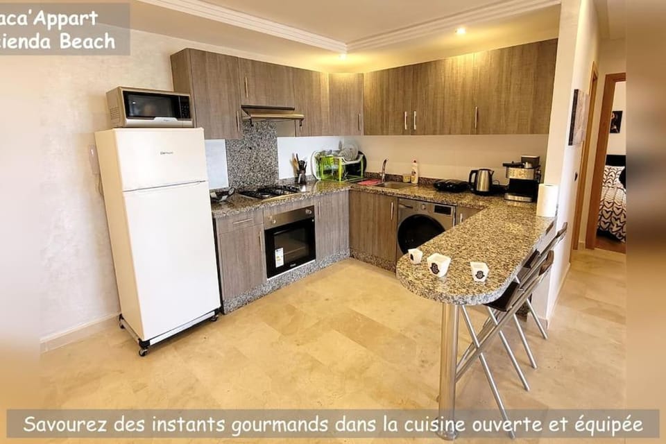 Kitchen or kitchenette, Dining area, minibar, oven, pet friendly, stove