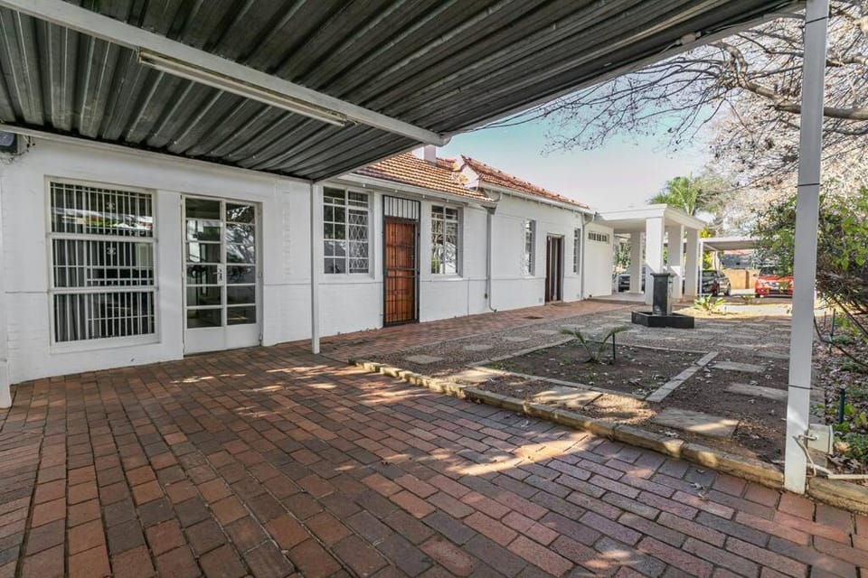 Greenside entire place 48Mb Wi-Fi House in Johannesburg