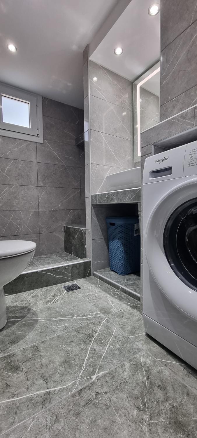 Bathroom, washing machine
