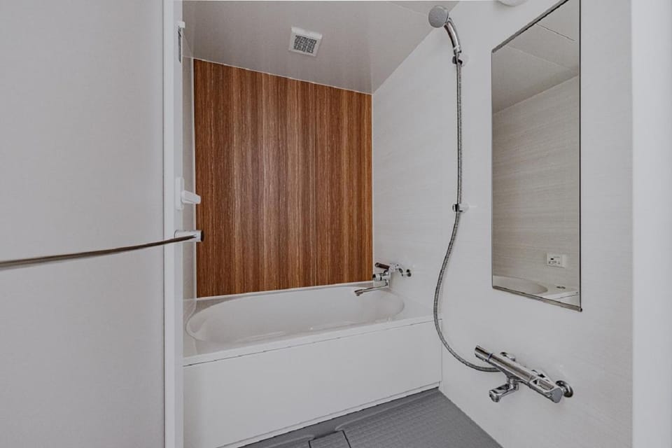 Shower, Bath