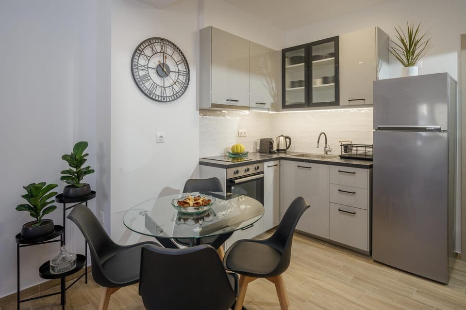 Kitchen or kitchenette, pet friendly, stove