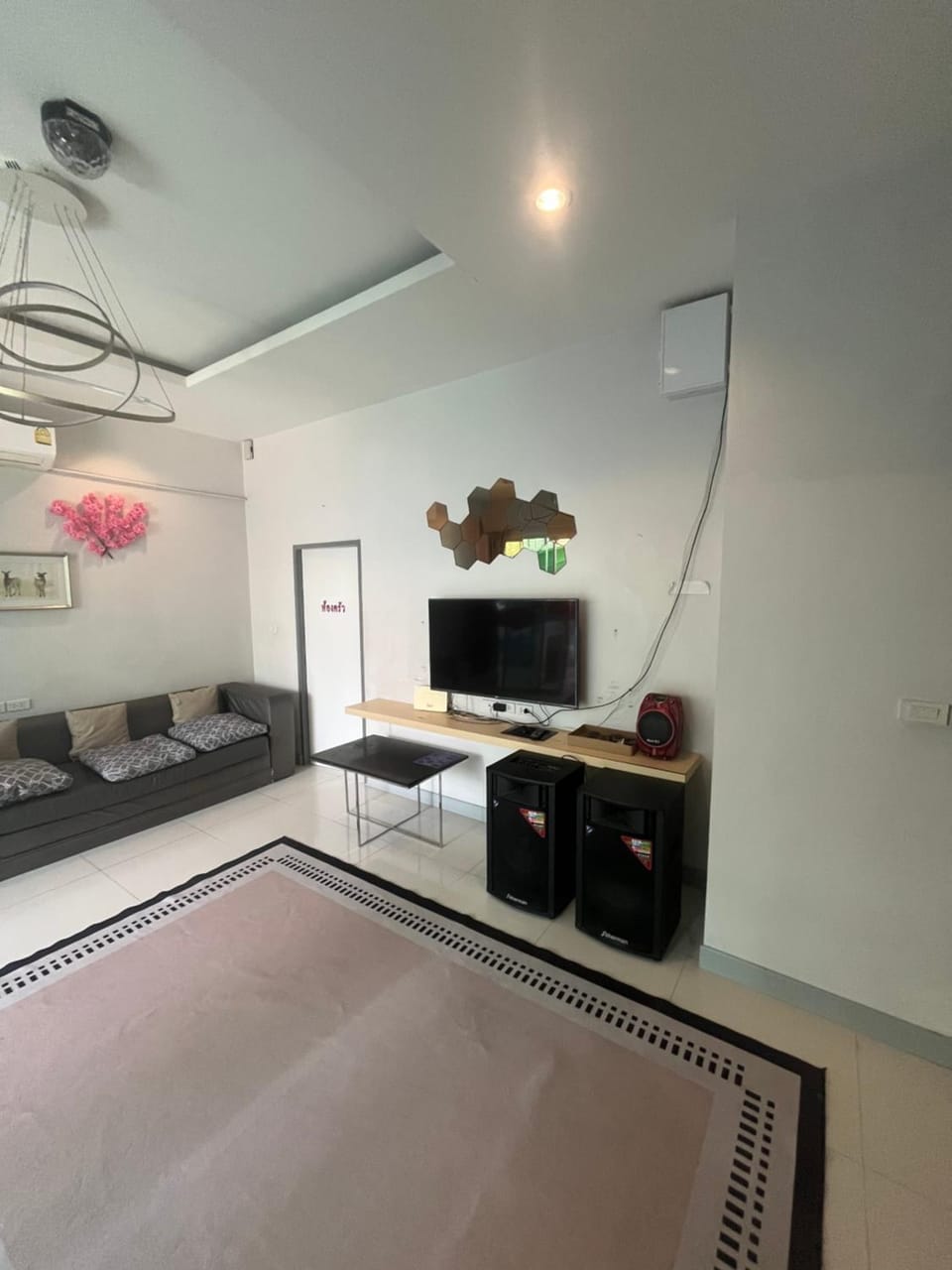 พูลวิลล่า ชะอำ บ้านริมภู Villa in Thailand