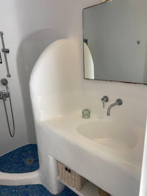 AGRARI VILLAGE Pool Residence House in Mykonos, Mikonos 846 00, Greece