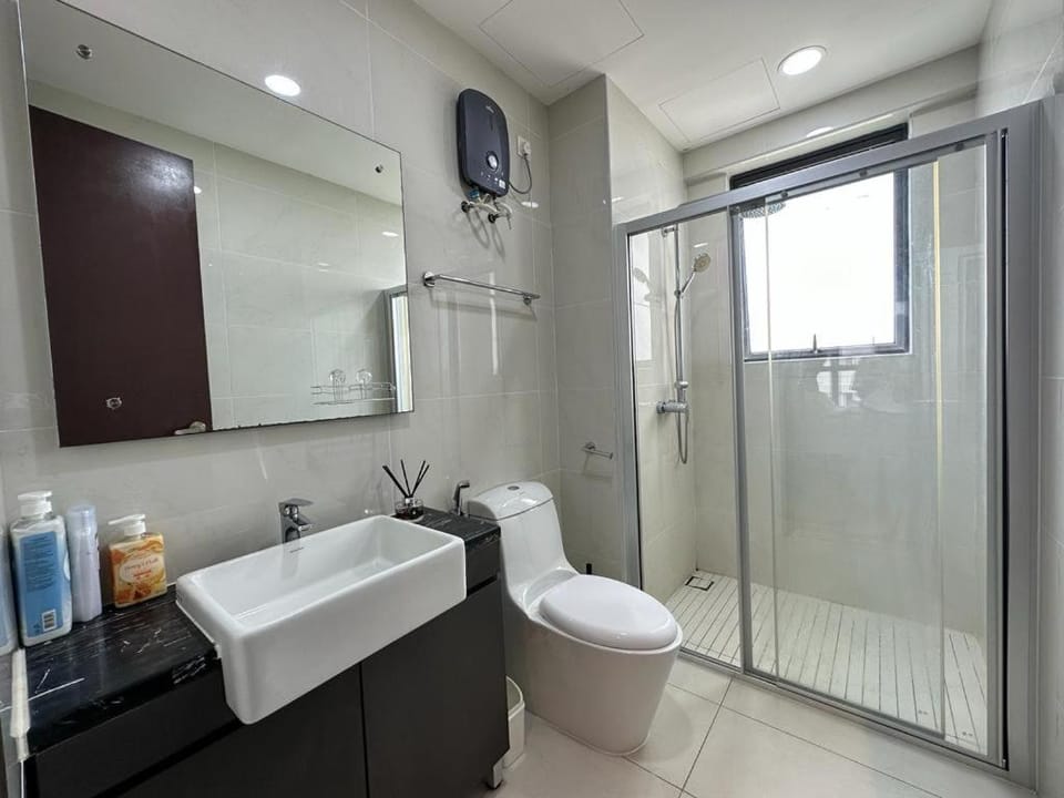 DangaBay 3Bedroom Balcony WiFi Netflix High Floor Apartment in Johor Bahru
