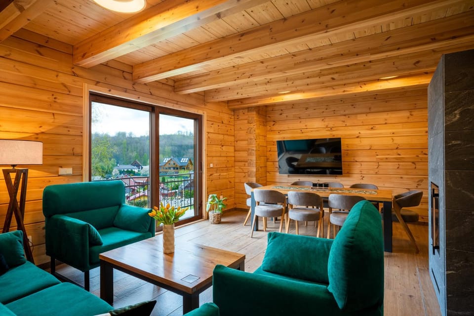 Communal lounge/ TV room, Living room, Dining area