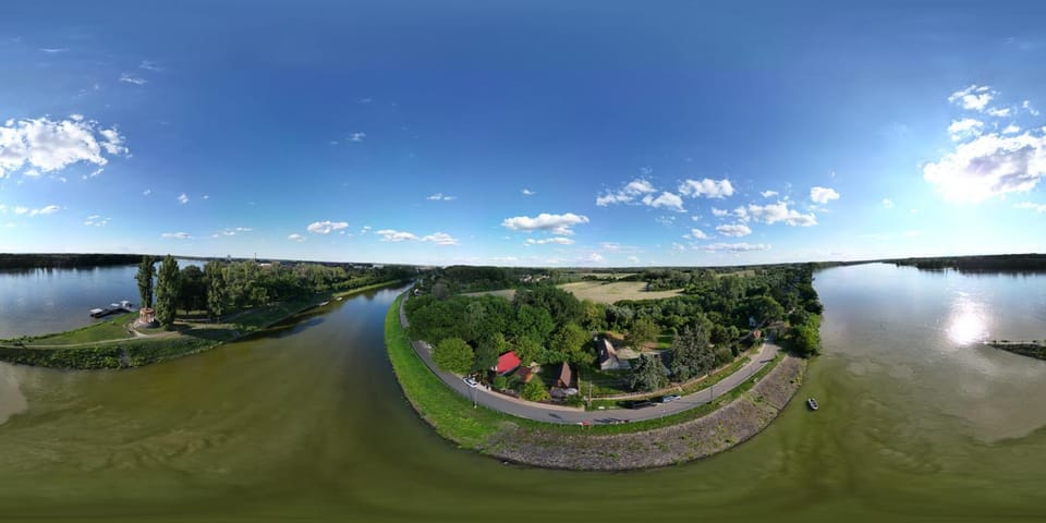 Nearby landmark, Day, Neighbourhood, Natural landscape, Bird's eye view, Lake view, River view