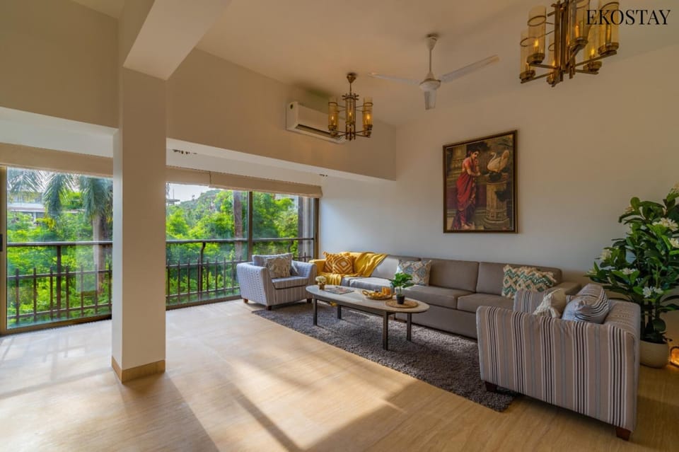 View (from property/room), Balcony/Terrace, Living room, Seating area