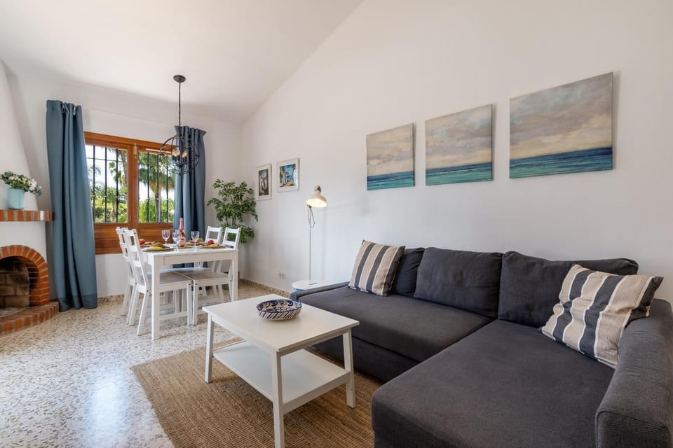 Communal lounge/ TV room, Living room