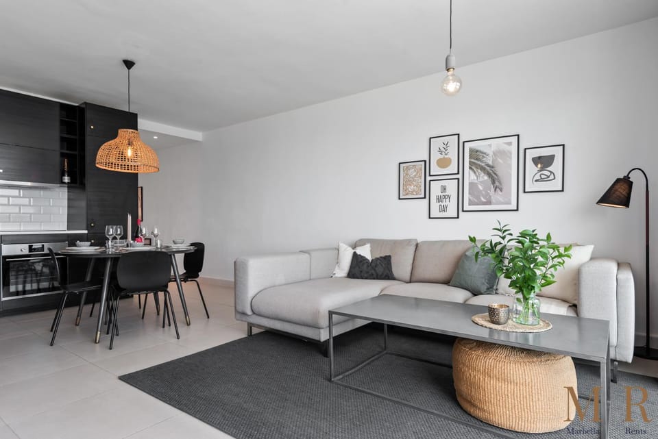 Kitchen or kitchenette, Living room, Seating area, Dining area