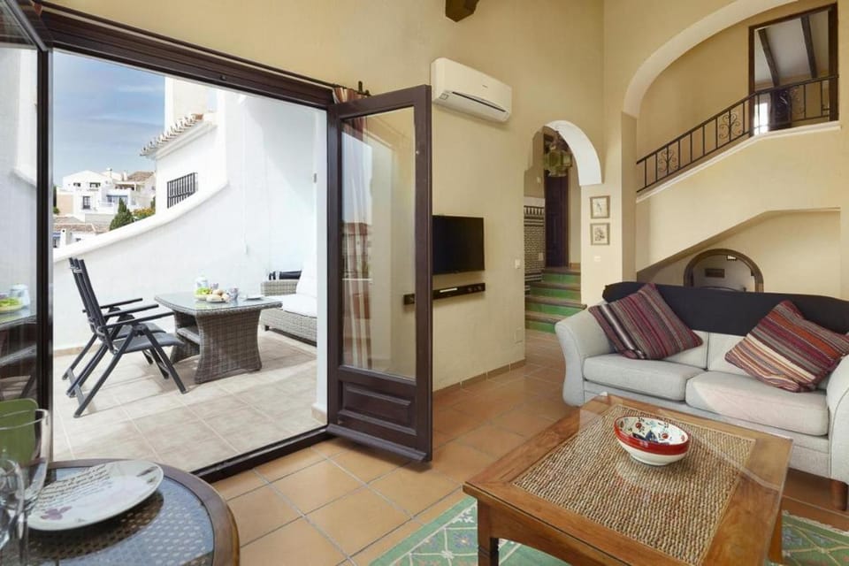 Communal lounge/ TV room, Living room