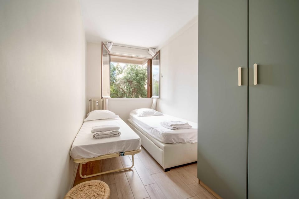 Bed, Spa and wellness centre/facilities, Photo of the whole room, Bedroom, towels