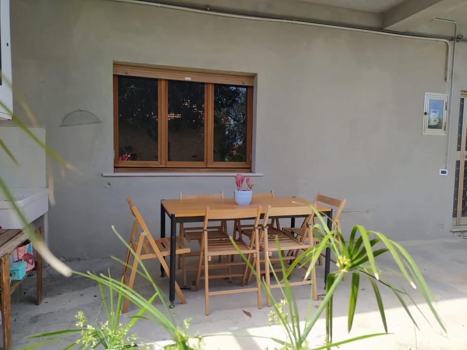 Garden, Dining area