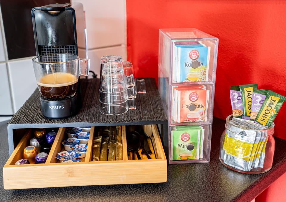 Coffee/tea facilities, Food and drinks, Drinks