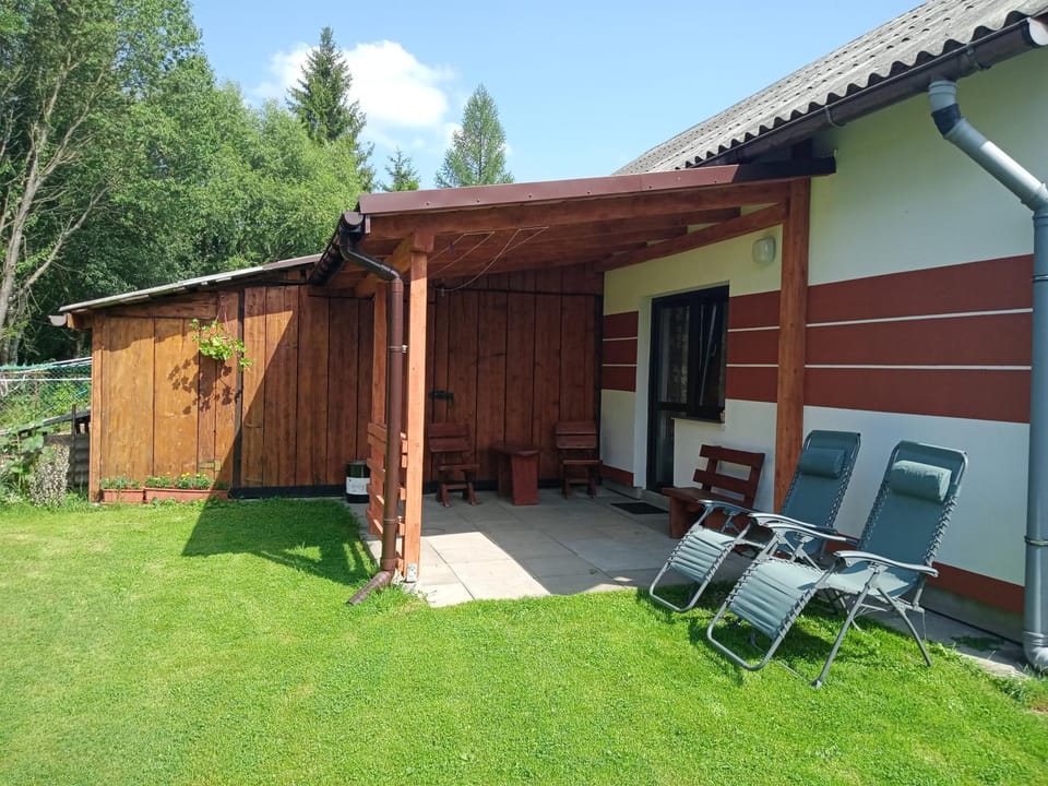Property building, Garden, Garden view, sunbed
