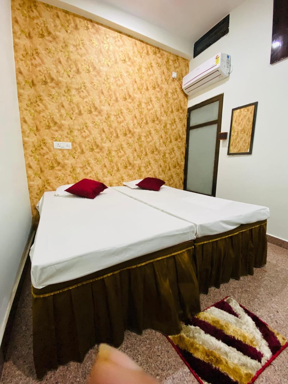 Bed, Bedroom, air conditioner