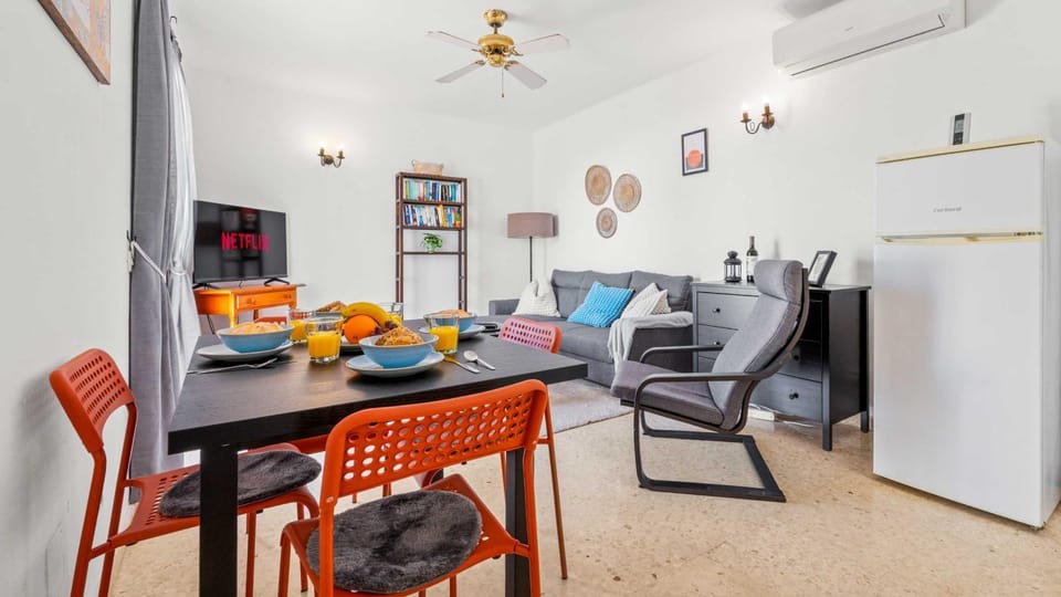Communal lounge/ TV room, Living room