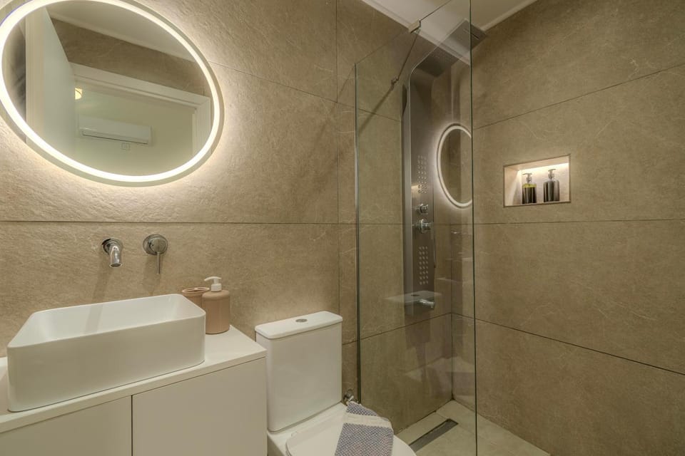 Shower, Bathroom, towels