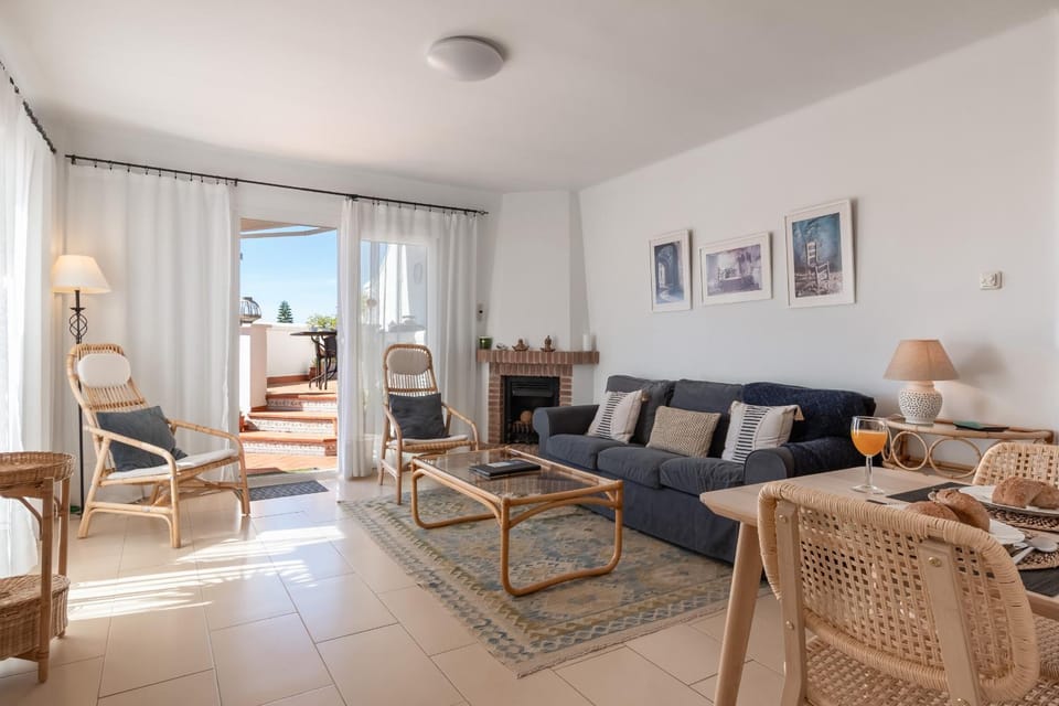 Communal lounge/ TV room, Living room