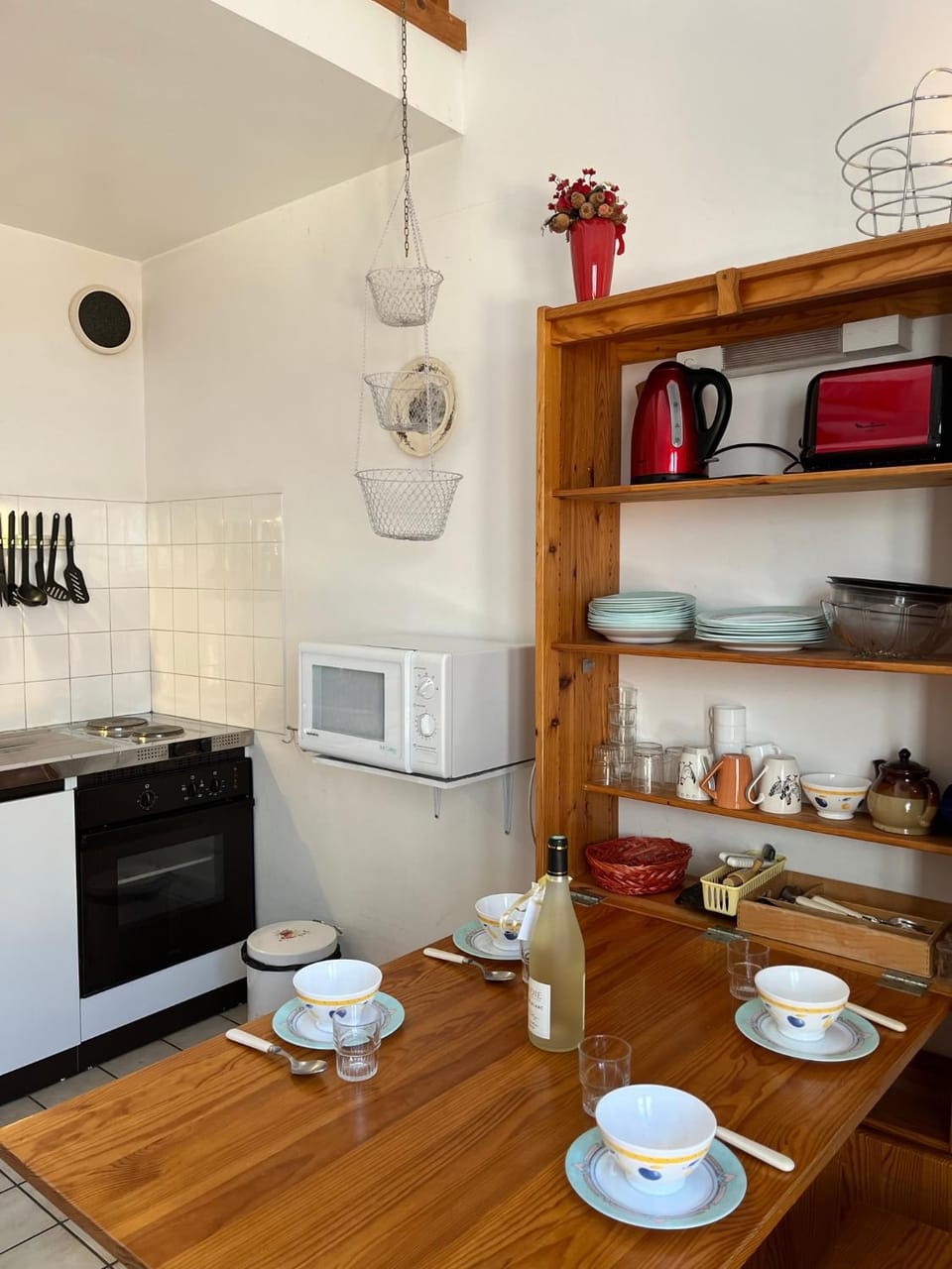 Kitchen or kitchenette, Dining area, pet friendly, stove