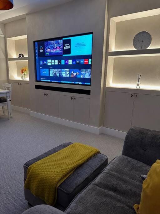 TV and multimedia, Living room, Seating area