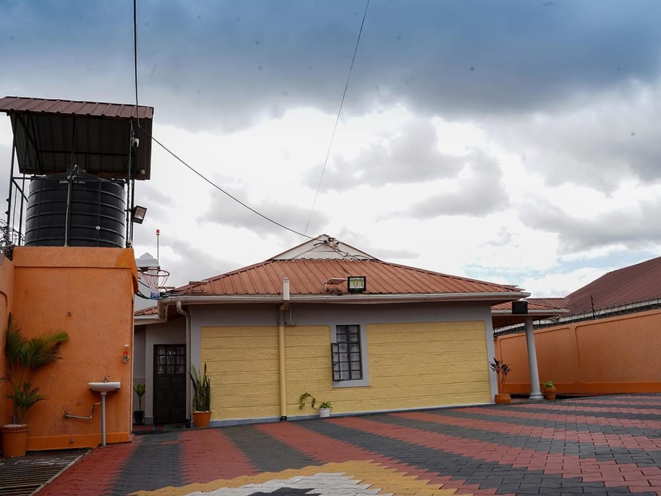 Property building, Patio, Parking