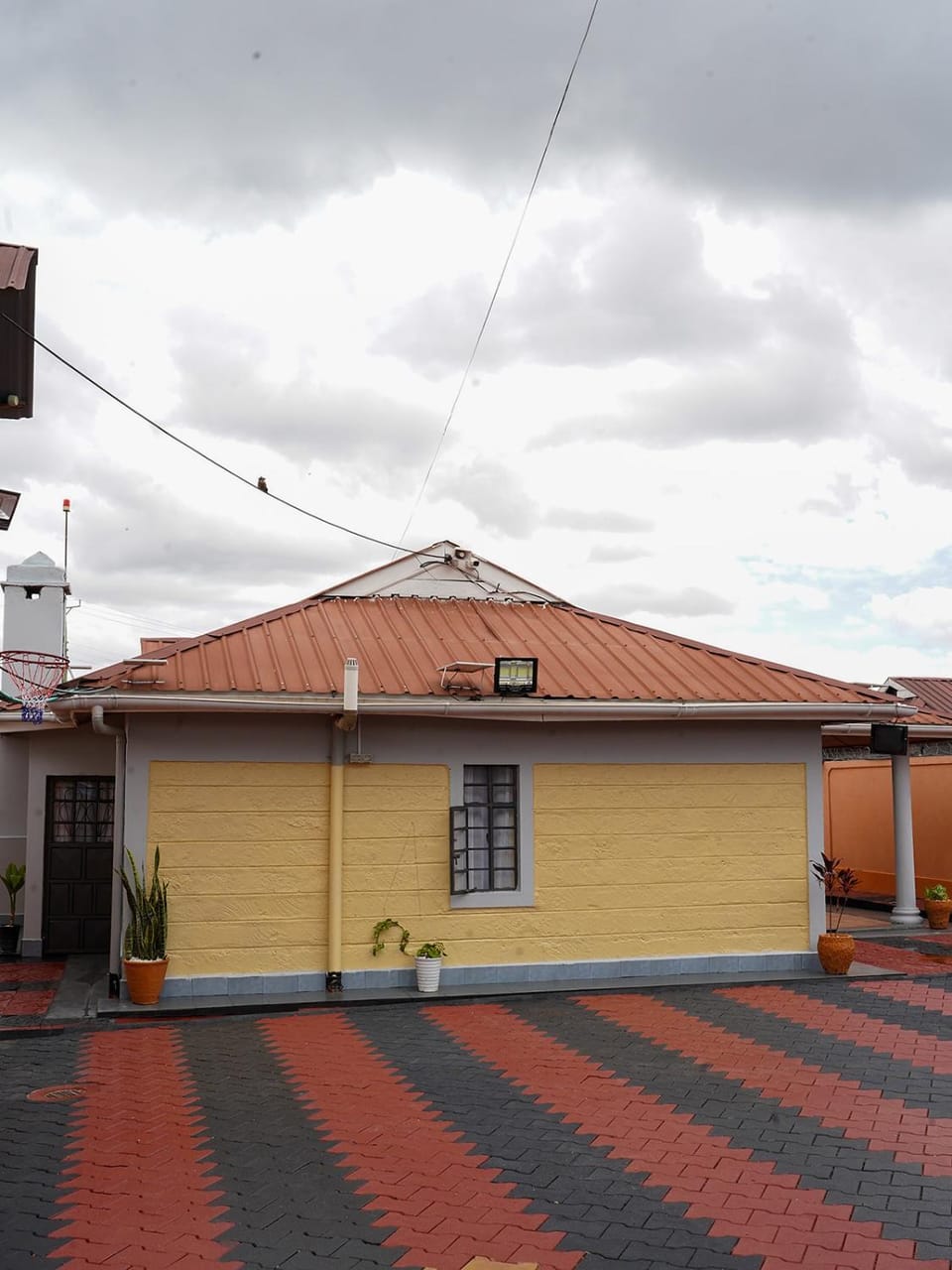 Property building, Patio, Parking