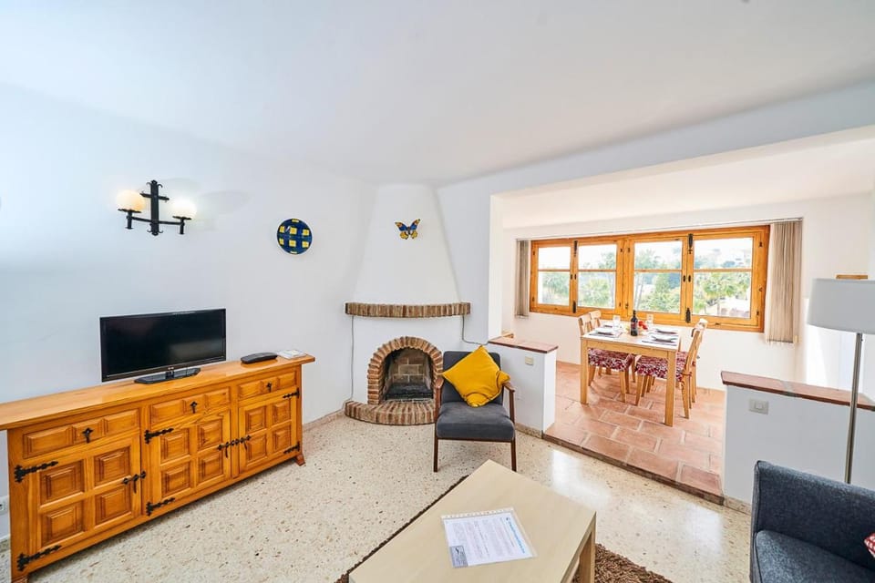 Communal lounge/ TV room, Living room