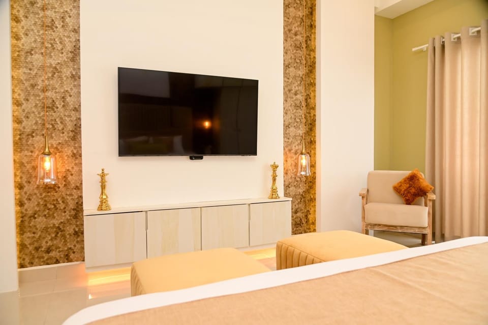 Communal lounge/ TV room, TV and multimedia