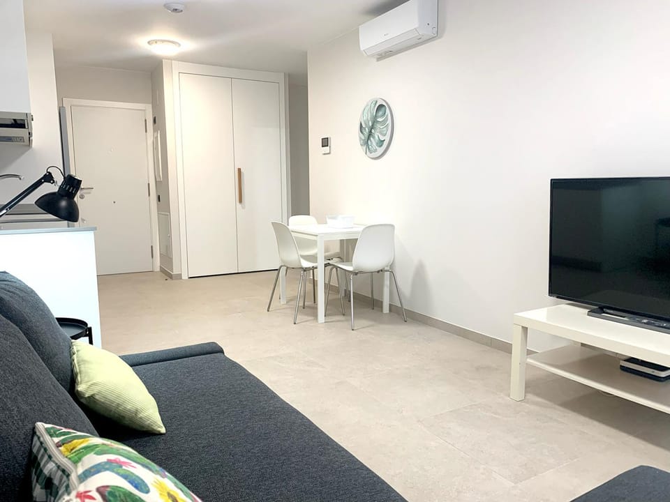 Living room, air conditioner, air conditioner
