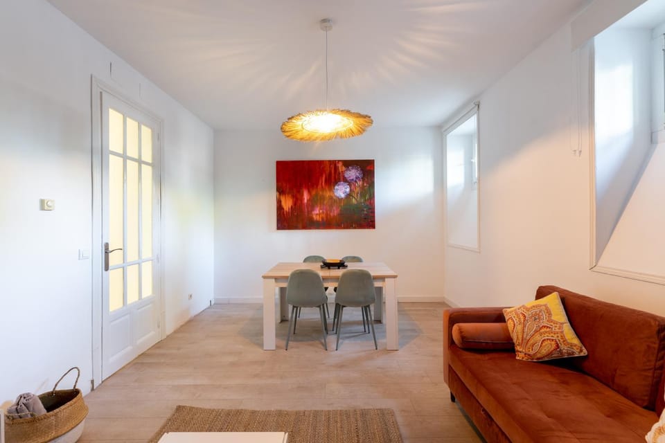 Luxe Apartment in Chamberí Chic Apartment in Madrid