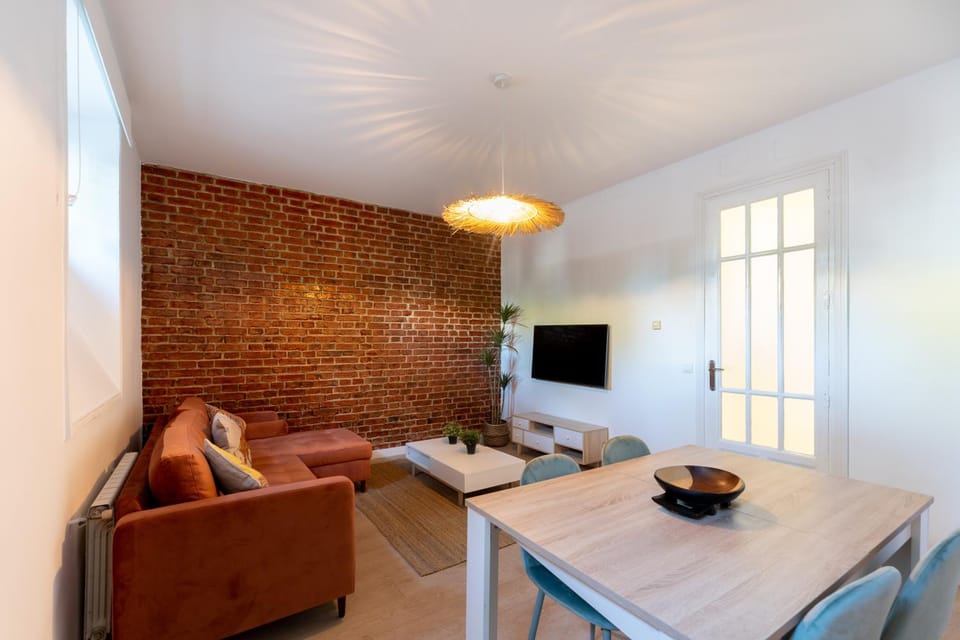 Luxe Apartment in Chamberí Chic Apartment in Madrid