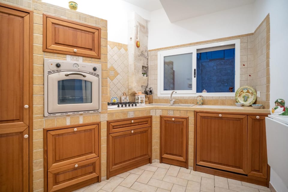 Kitchen or kitchenette, dishwasher, pet friendly, stove