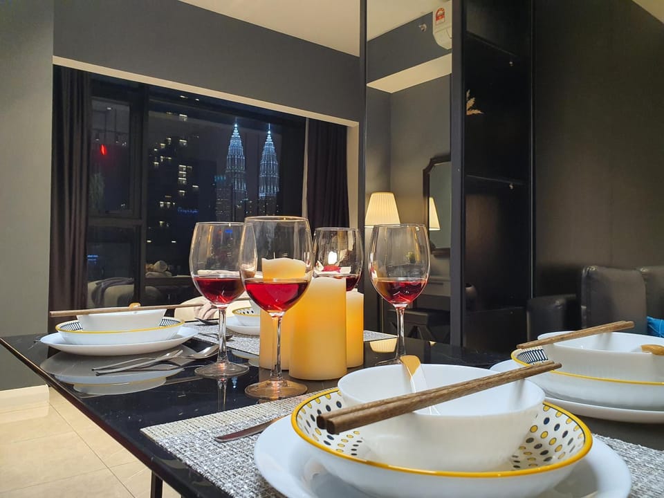 Dining area, City view, Landmark view